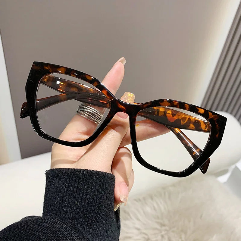 2024 New Cat's Eye Plain Glasses Frame Women's Fashion PC Eyewear Frame Flat Glasses Luxury Anti Blue Light Optical Glasses